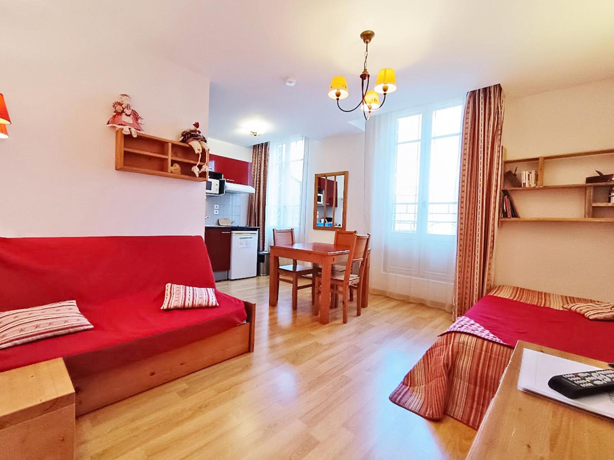 Le Bouquetin, Studio, Centre Luchon, Wifi, Casier A Skis, Ascenseur, 3 Personnes Bagneres-de-Luchon Экстерьер фото