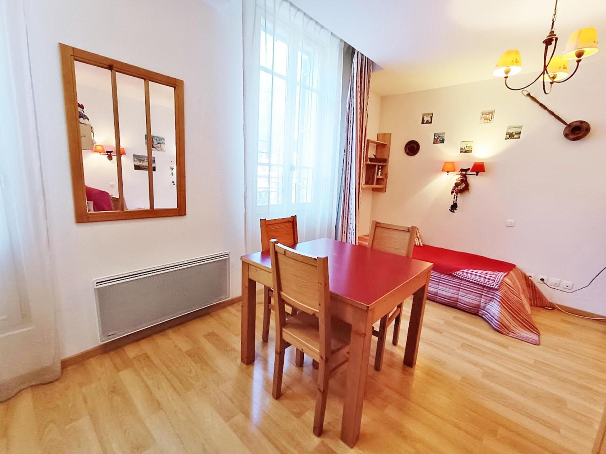 Le Bouquetin, Studio, Centre Luchon, Wifi, Casier A Skis, Ascenseur, 3 Personnes Bagneres-de-Luchon Экстерьер фото